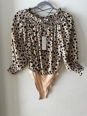 WAYF Off The Shoulder Smocked Bodysuit - XS